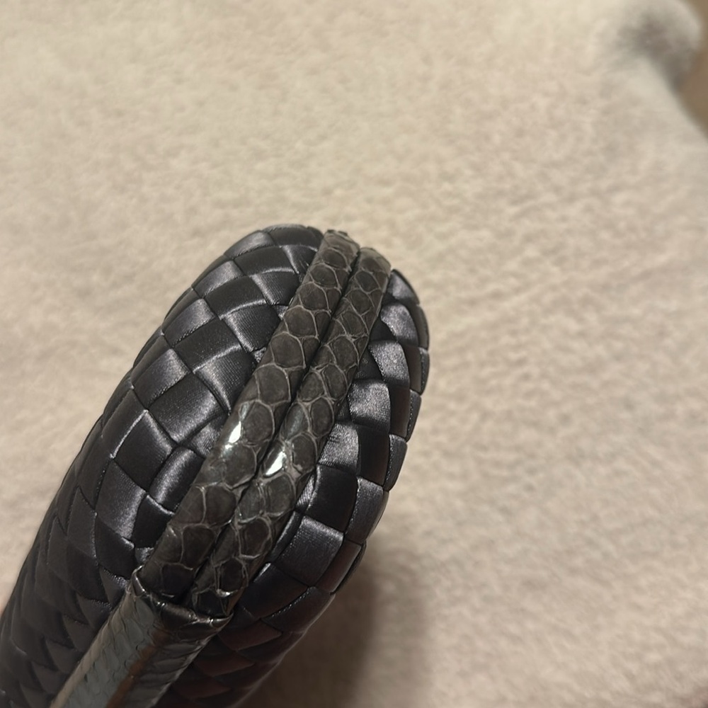 Bottega Veneta Clutch - Picture 6 of 10